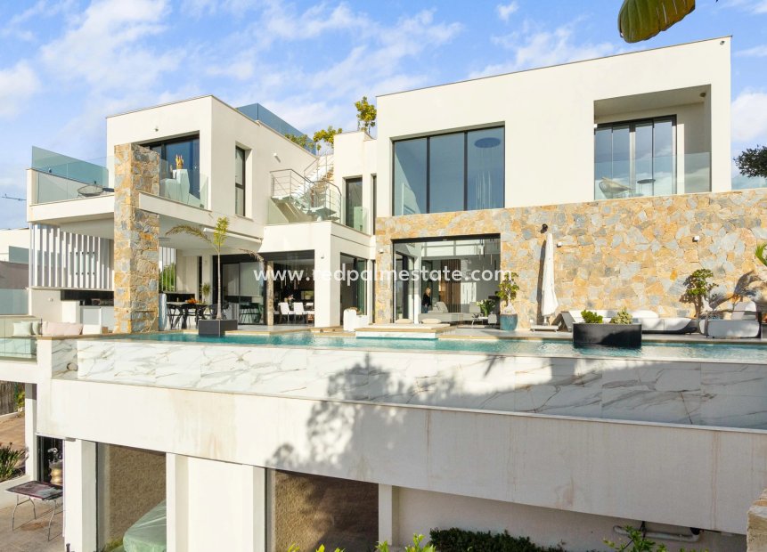 Återförsäljning - Villa -
Orihuela Costa