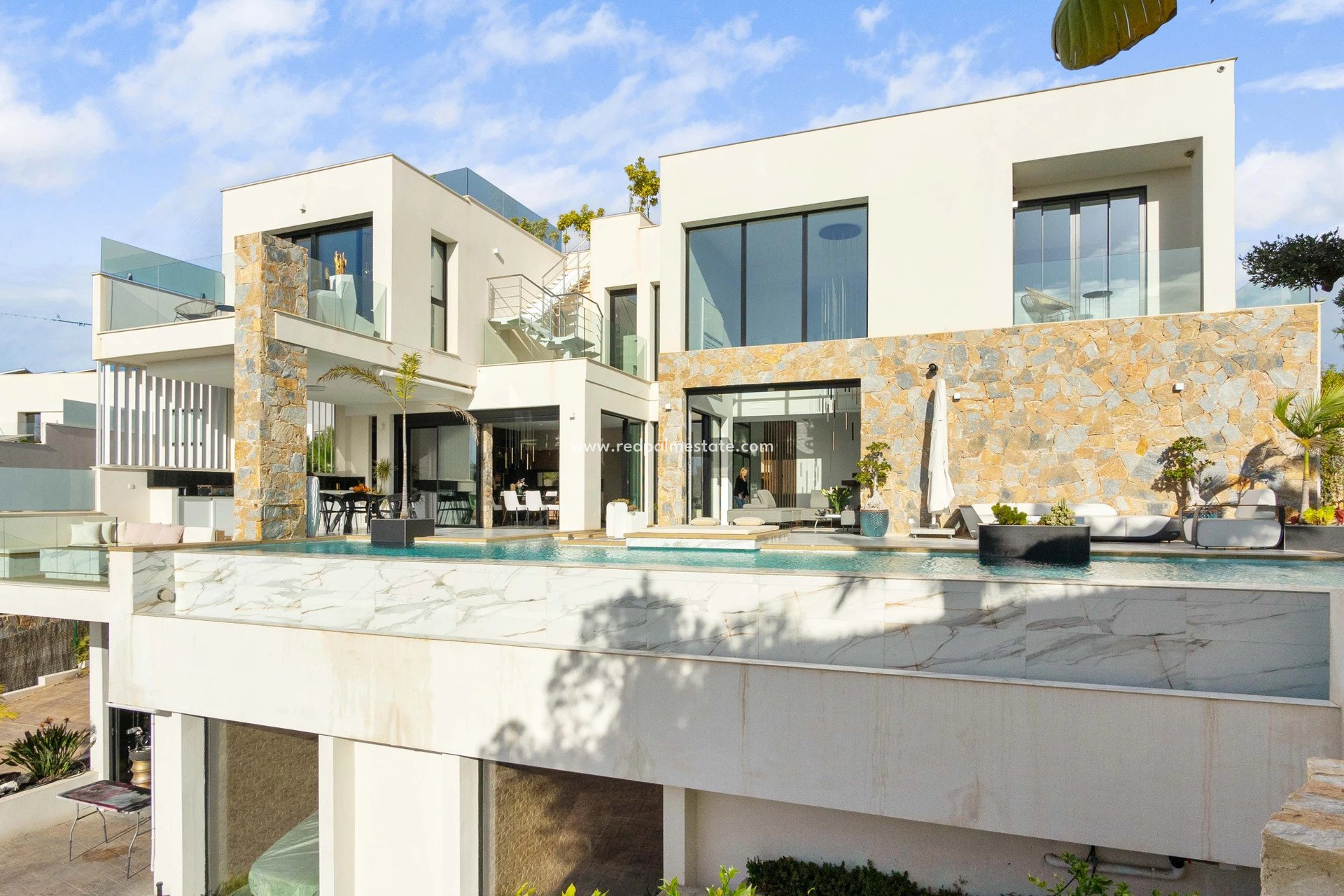 Återförsäljning - Villa -
Orihuela Costa