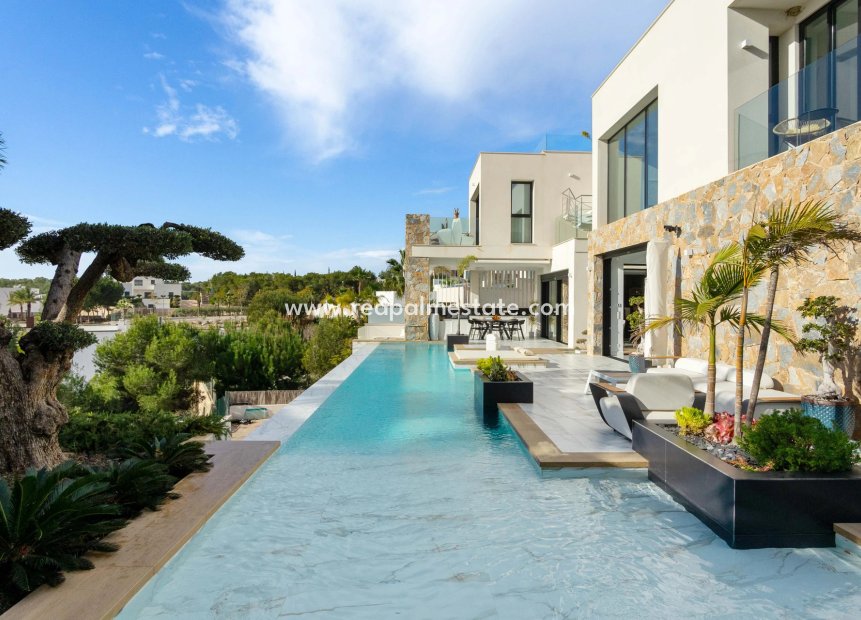 Återförsäljning - Villa -
Orihuela Costa