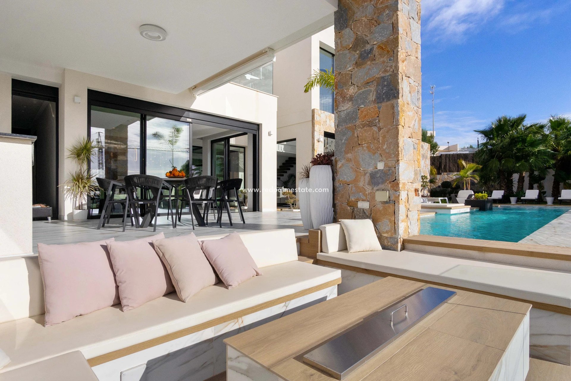 Återförsäljning - Villa -
Orihuela Costa