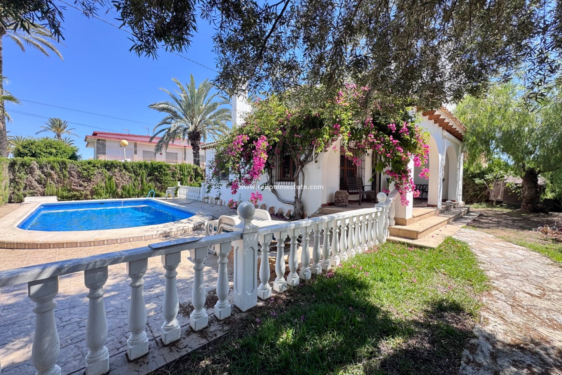 Återförsäljning - Villa -
Orihuela Costa