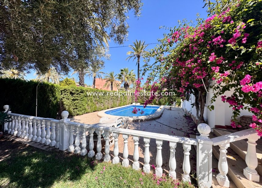 Återförsäljning - Villa -
Orihuela Costa