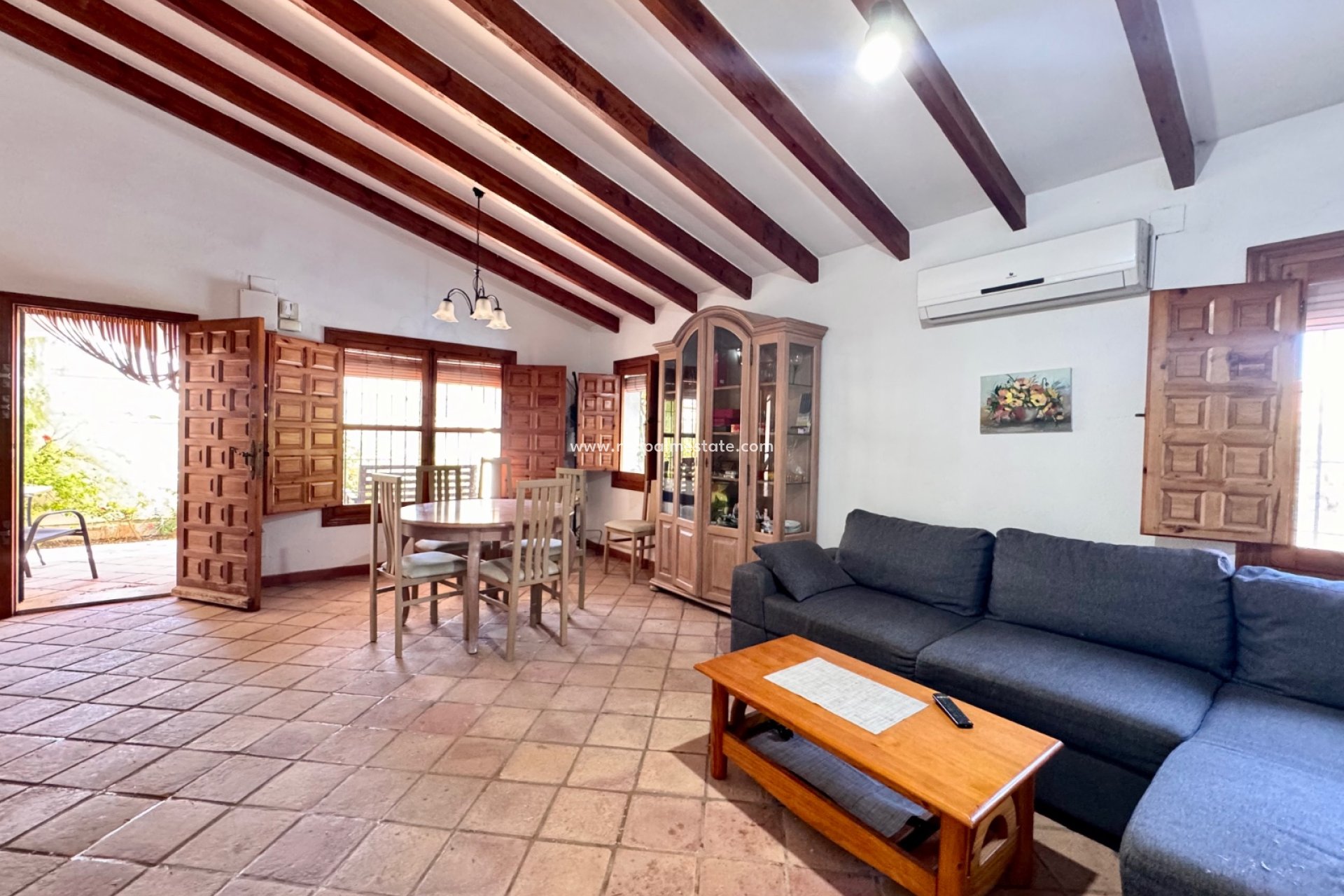 Återförsäljning - Villa -
Orihuela Costa