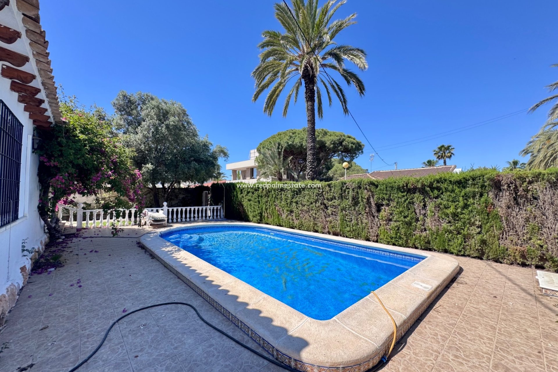 Återförsäljning - Villa -
Orihuela Costa