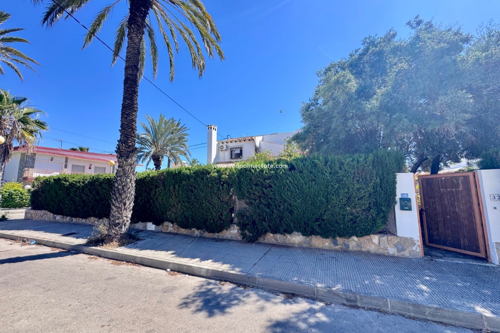 Återförsäljning - Villa -
Orihuela Costa