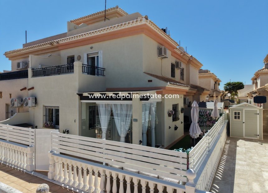 Återförsäljning - Villa -
Orihuela Costa