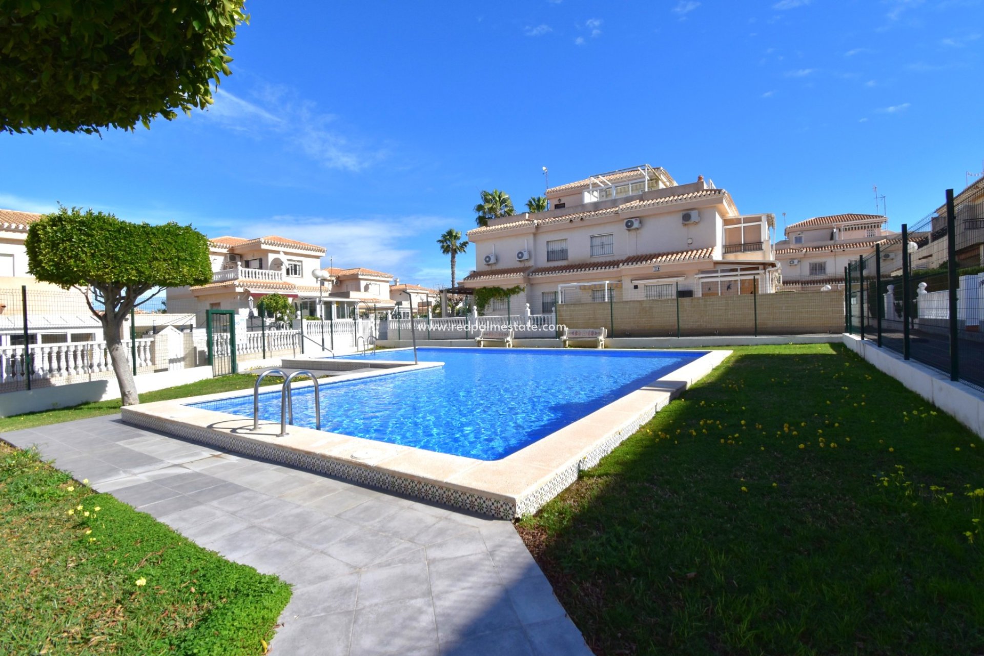 Återförsäljning - Villa -
Orihuela Costa