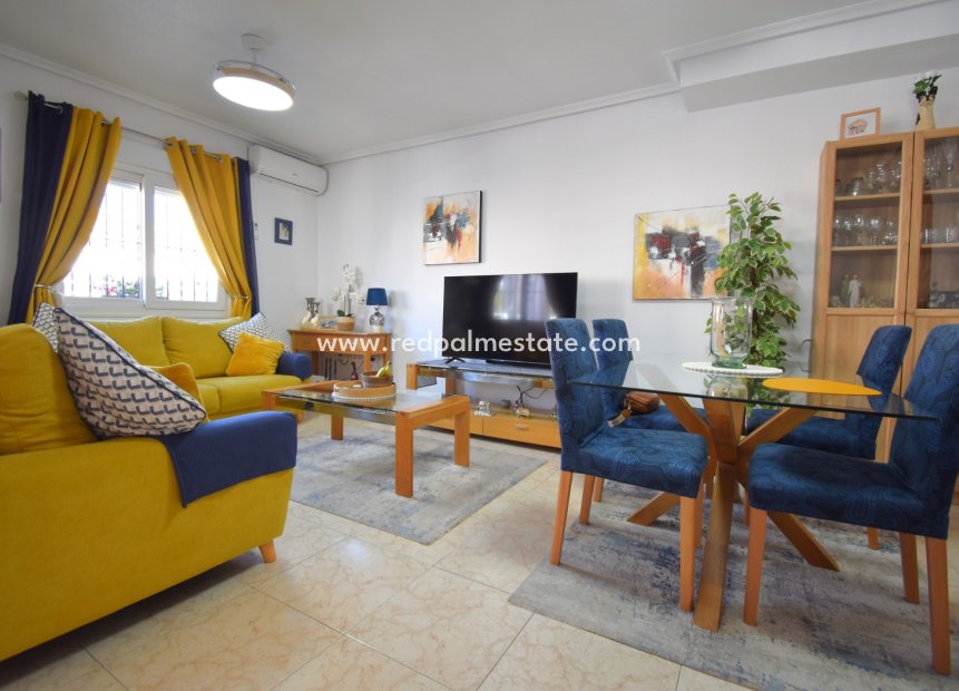 Återförsäljning - Villa -
Orihuela Costa