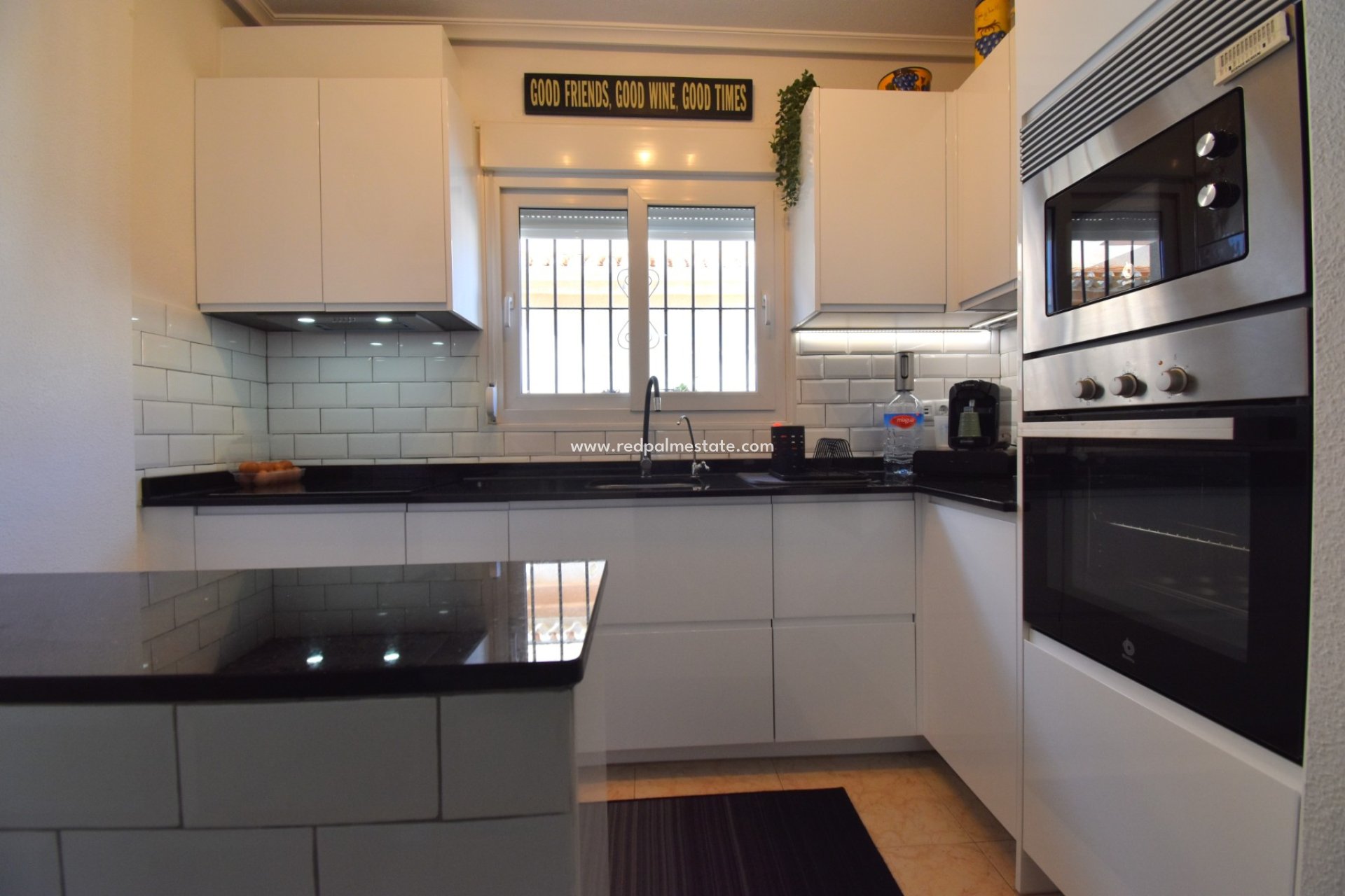 Återförsäljning - Villa -
Orihuela Costa