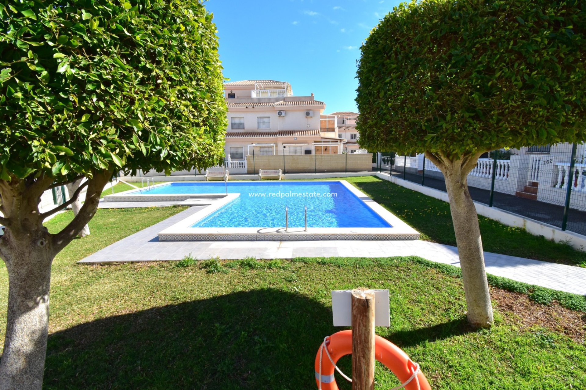 Återförsäljning - Villa -
Orihuela Costa