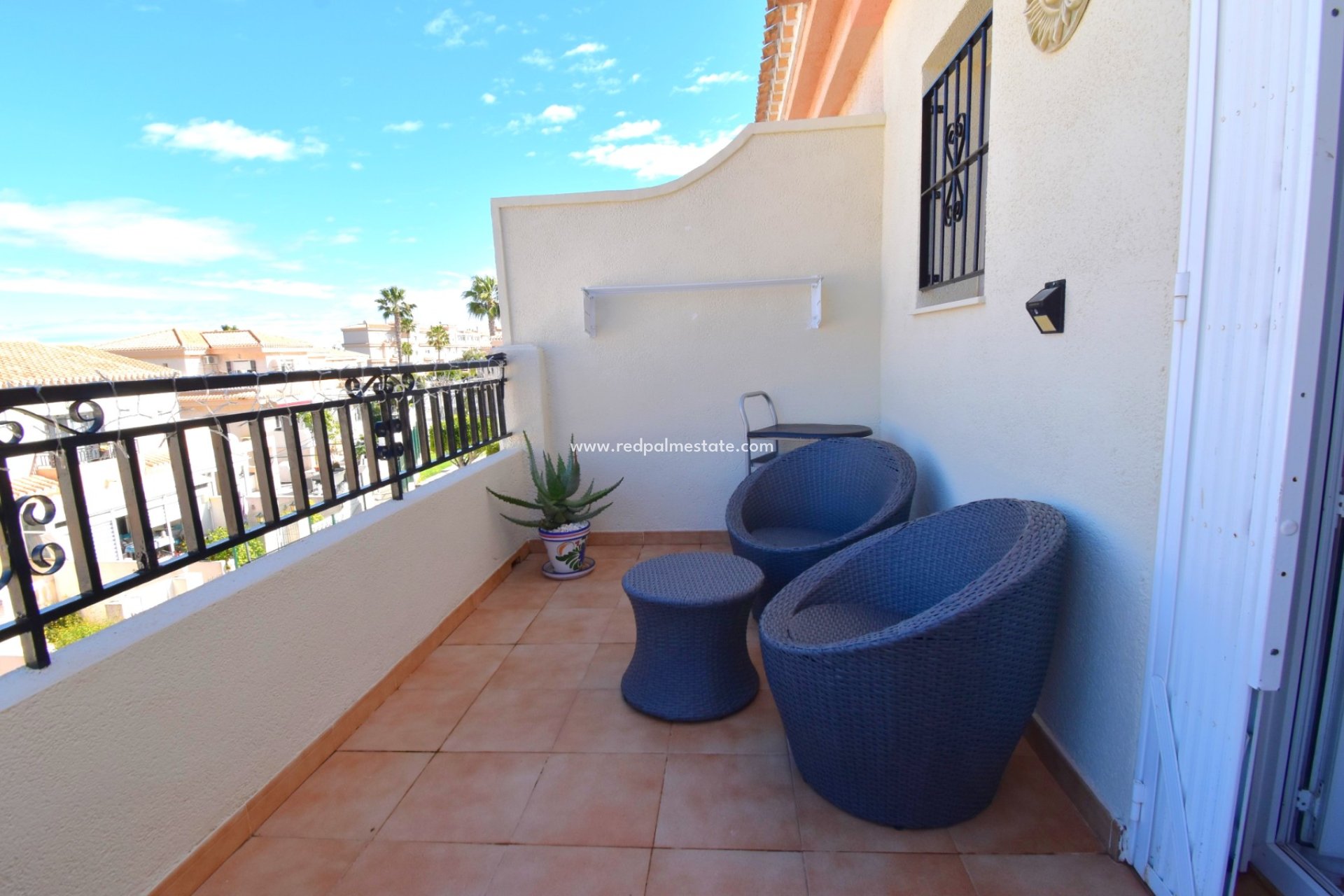 Återförsäljning - Villa -
Orihuela Costa