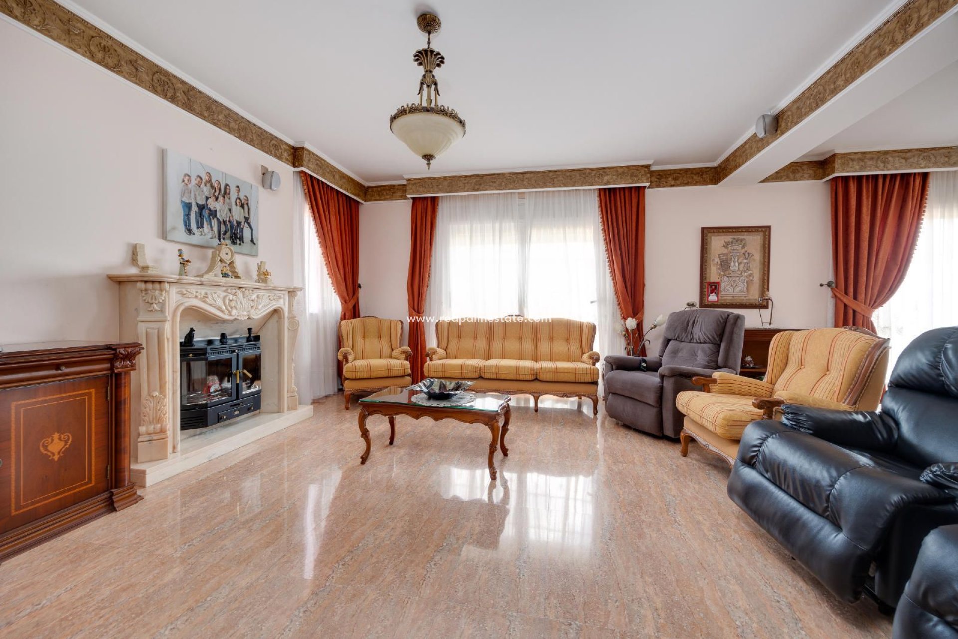 Återförsäljning - Villa -
Orihuela - Hurchillo