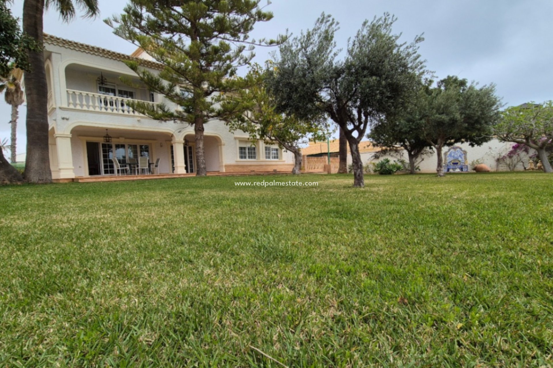 Återförsäljning - Villa -
Orihuela - Inland