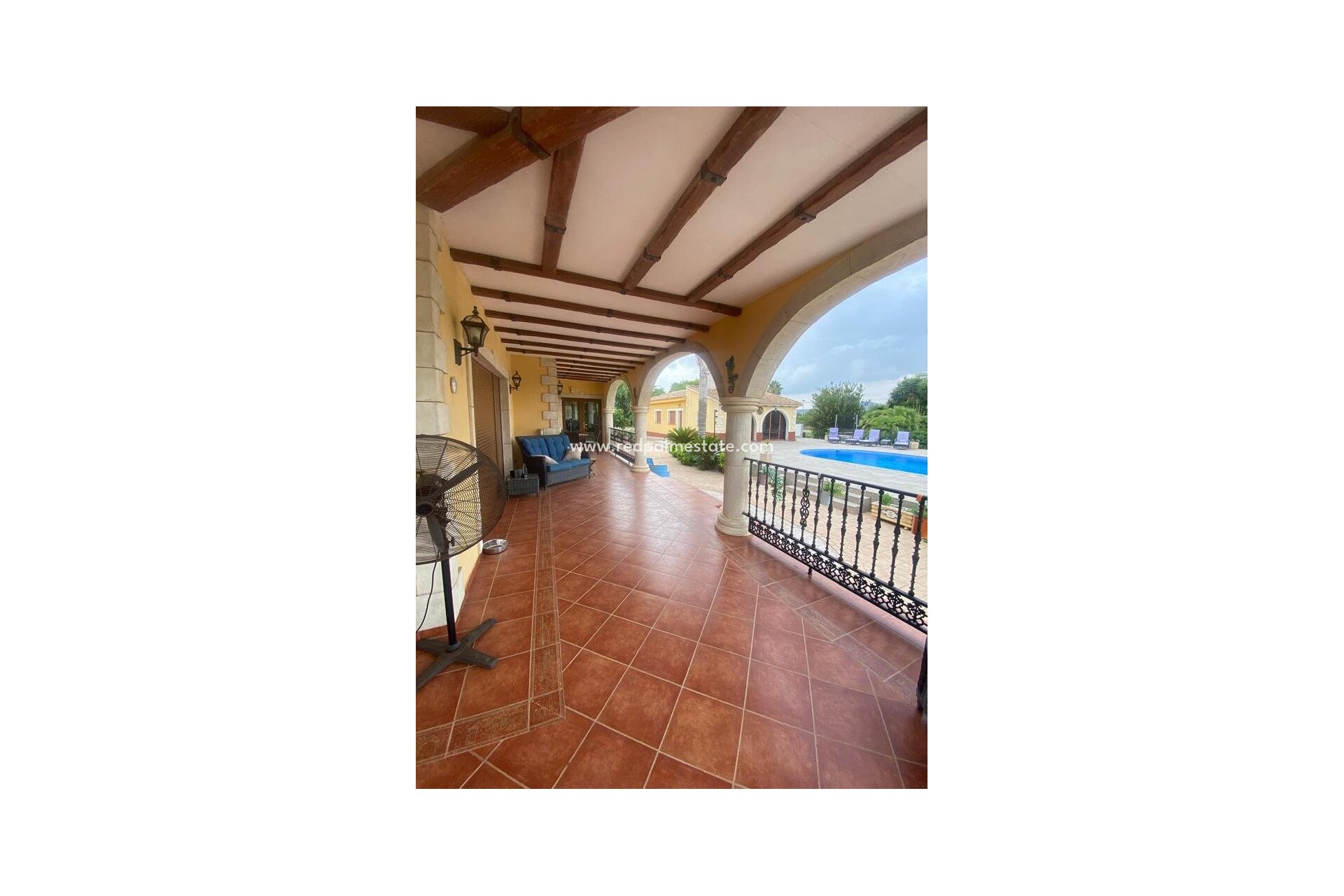 Återförsäljning - Villa -
Orihuela - Inland