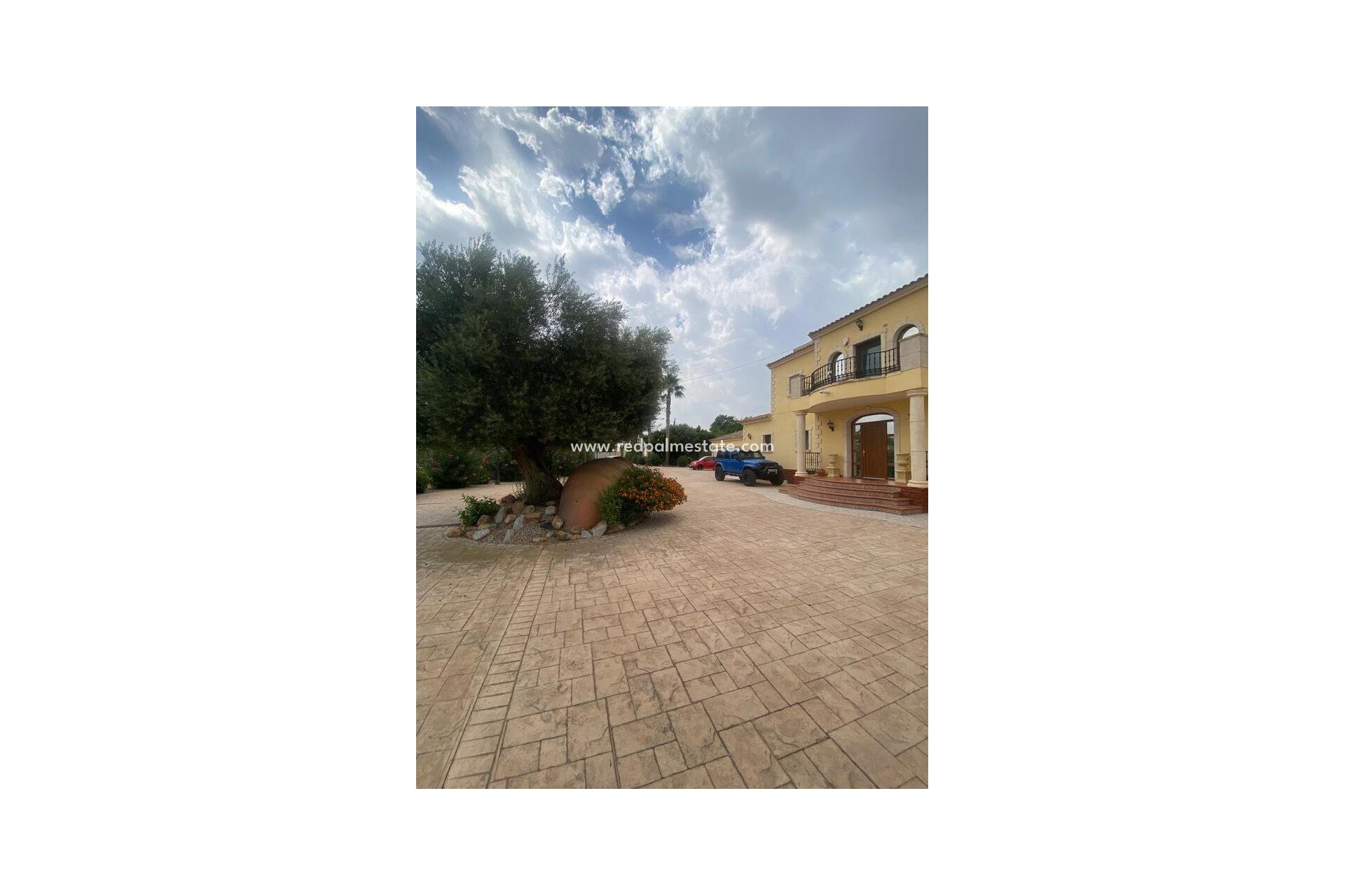 Återförsäljning - Villa -
Orihuela - Inland
