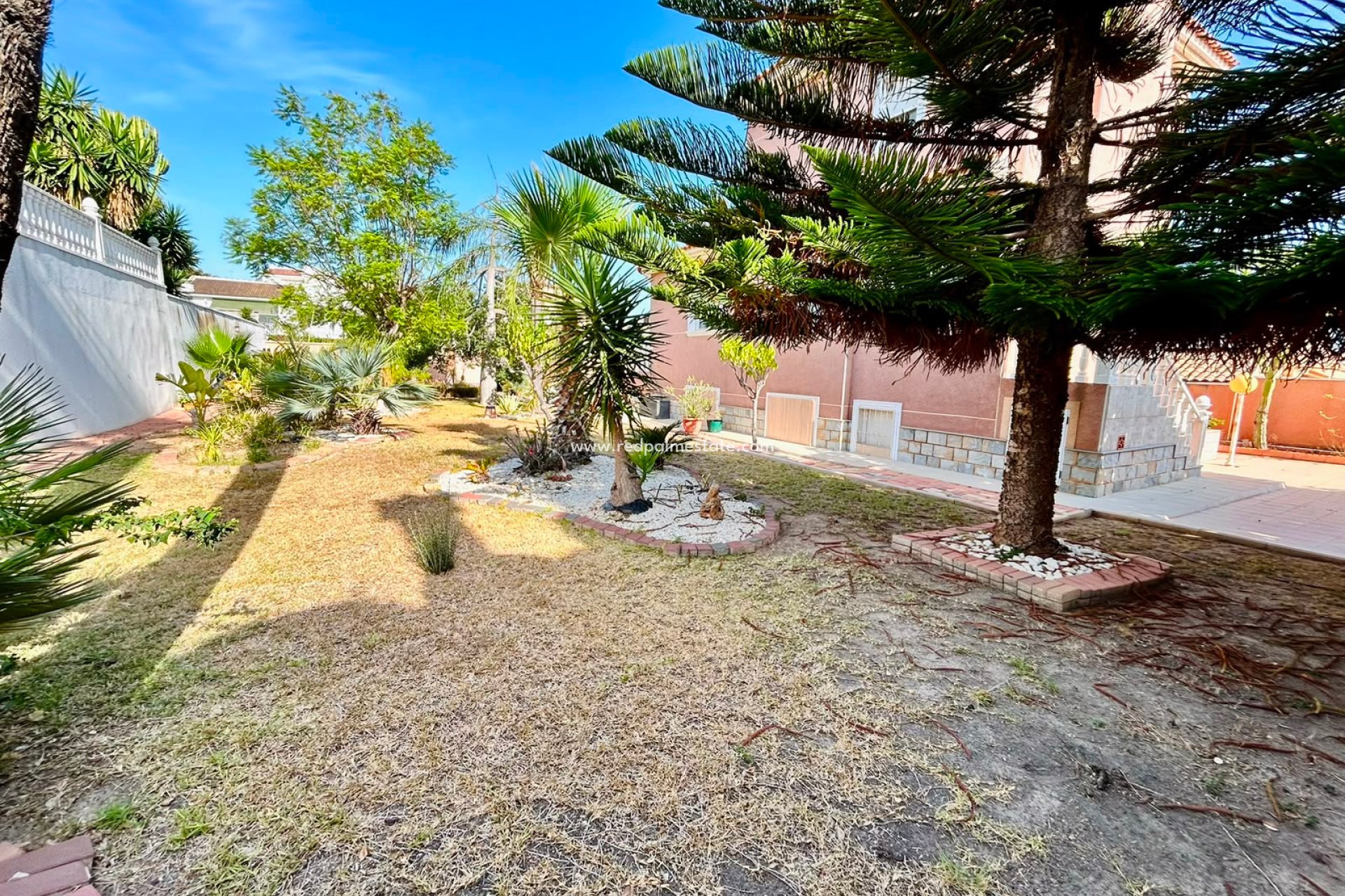 Återförsäljning - Villa -
Orihuela - Inland