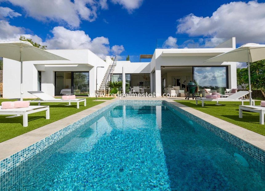 Återförsäljning - Villa -
Orihuela - Inland