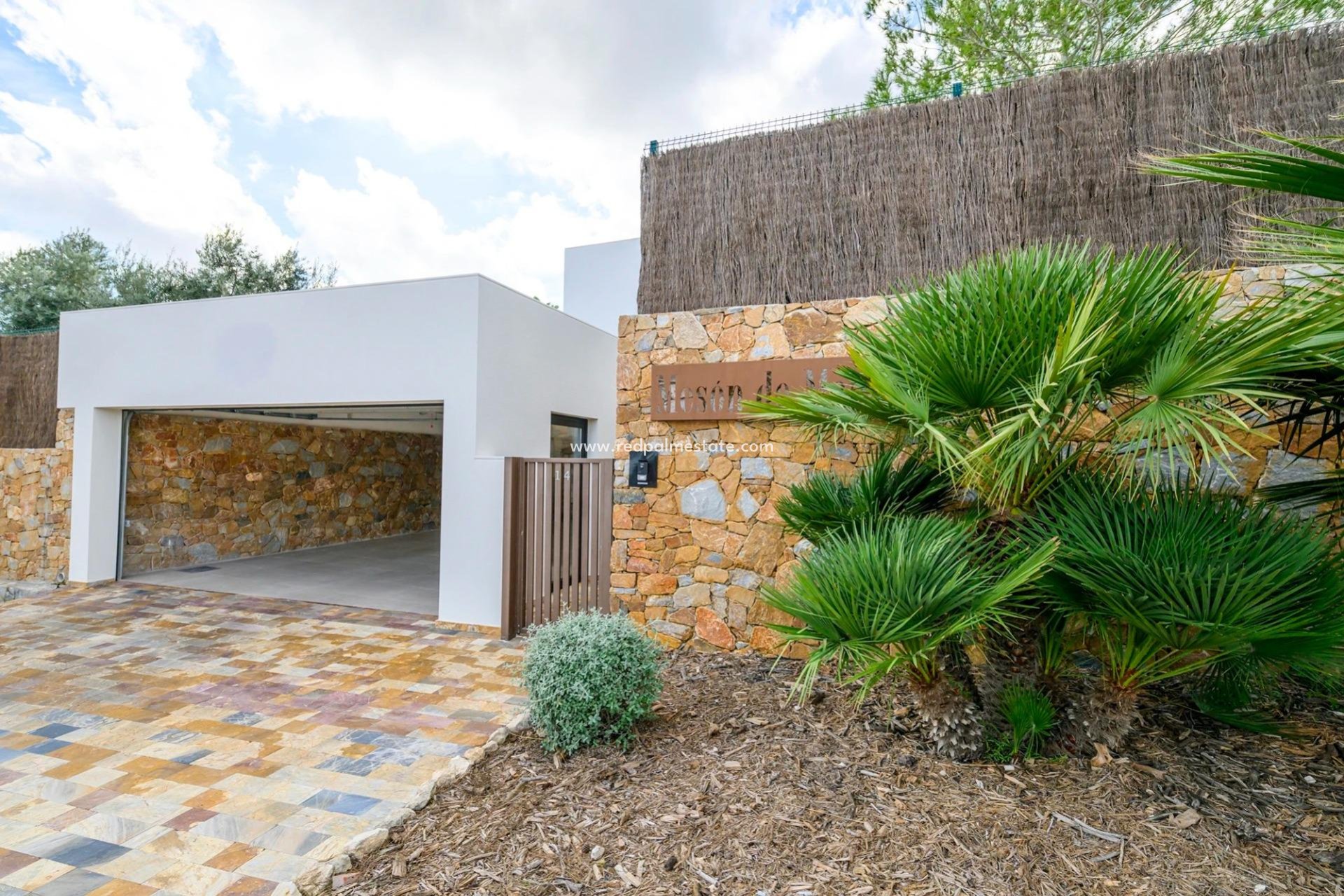 Återförsäljning - Villa -
Orihuela - Inland