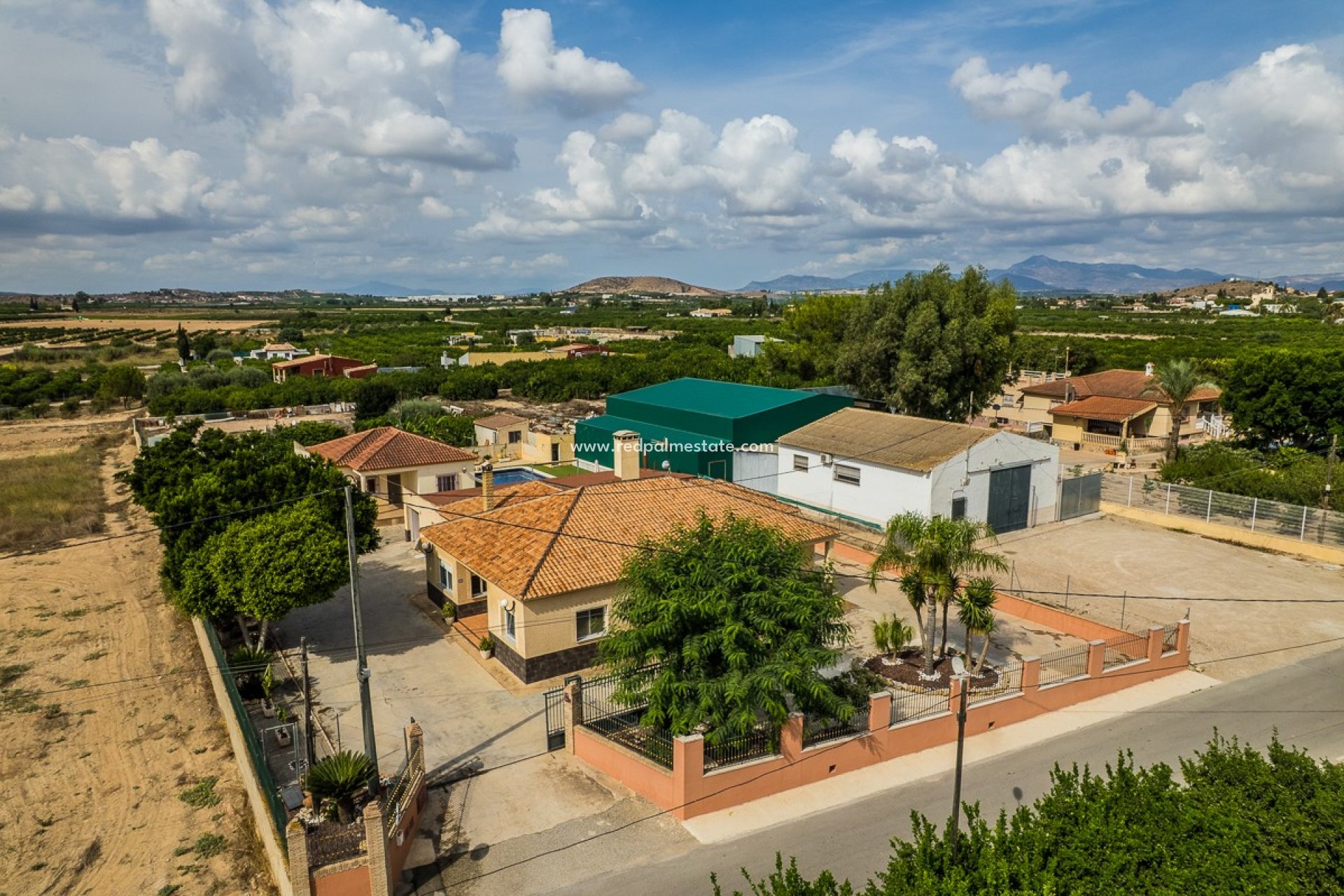 Återförsäljning - Villa -
Orihuela - Inland