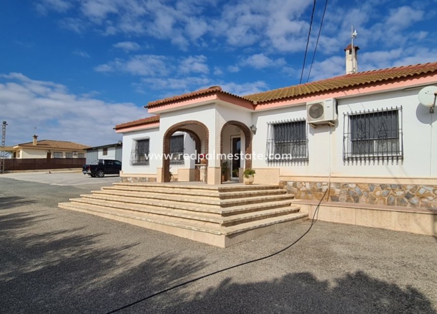 Återförsäljning - Villa -
Orihuela - Inland
