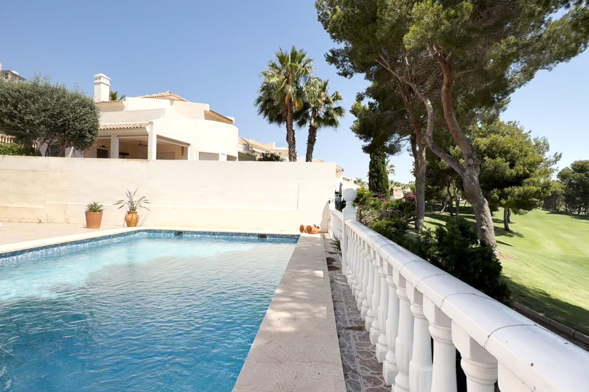 Återförsäljning - Villa -
Orihuela - Inland