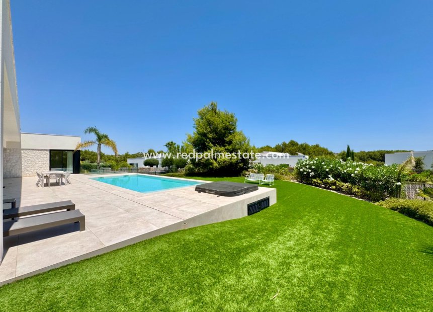 Återförsäljning - Villa -
Orihuela - Las Colinas Golf