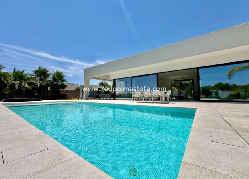 Återförsäljning - Villa -
Orihuela - Las Colinas Golf