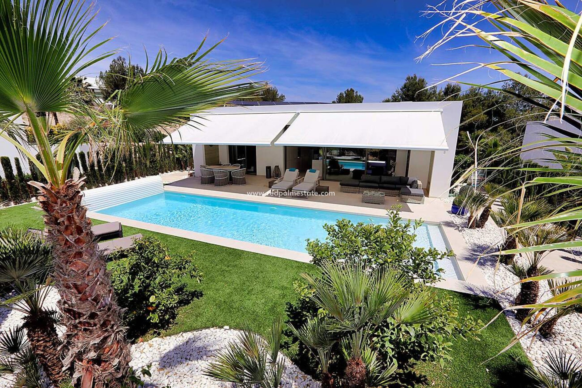 Återförsäljning - Villa -
Orihuela - Las Colinas Golf