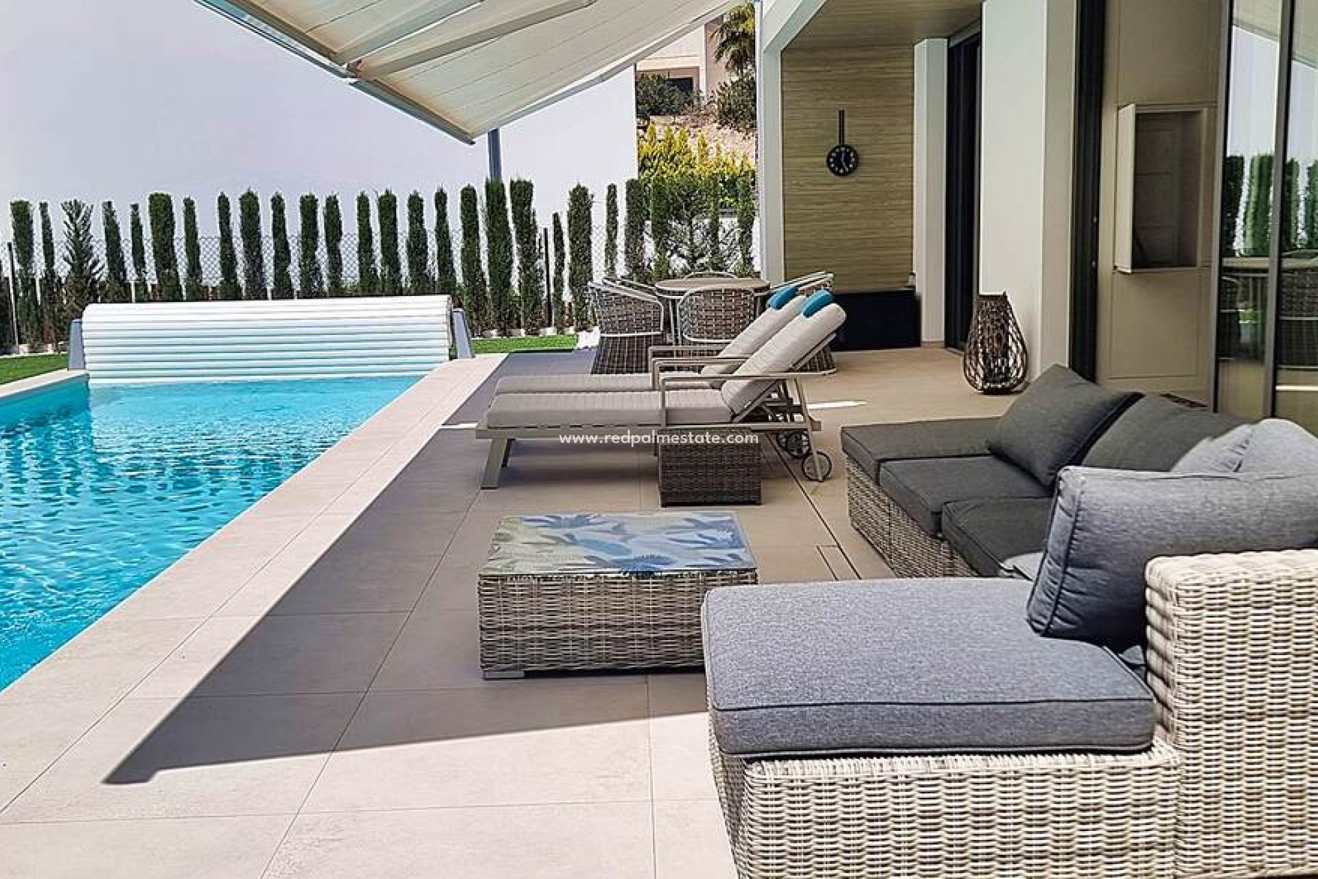 Återförsäljning - Villa -
Orihuela - Las Colinas Golf
