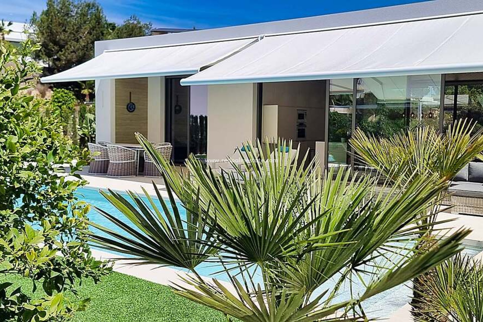 Återförsäljning - Villa -
Orihuela - Las Colinas Golf