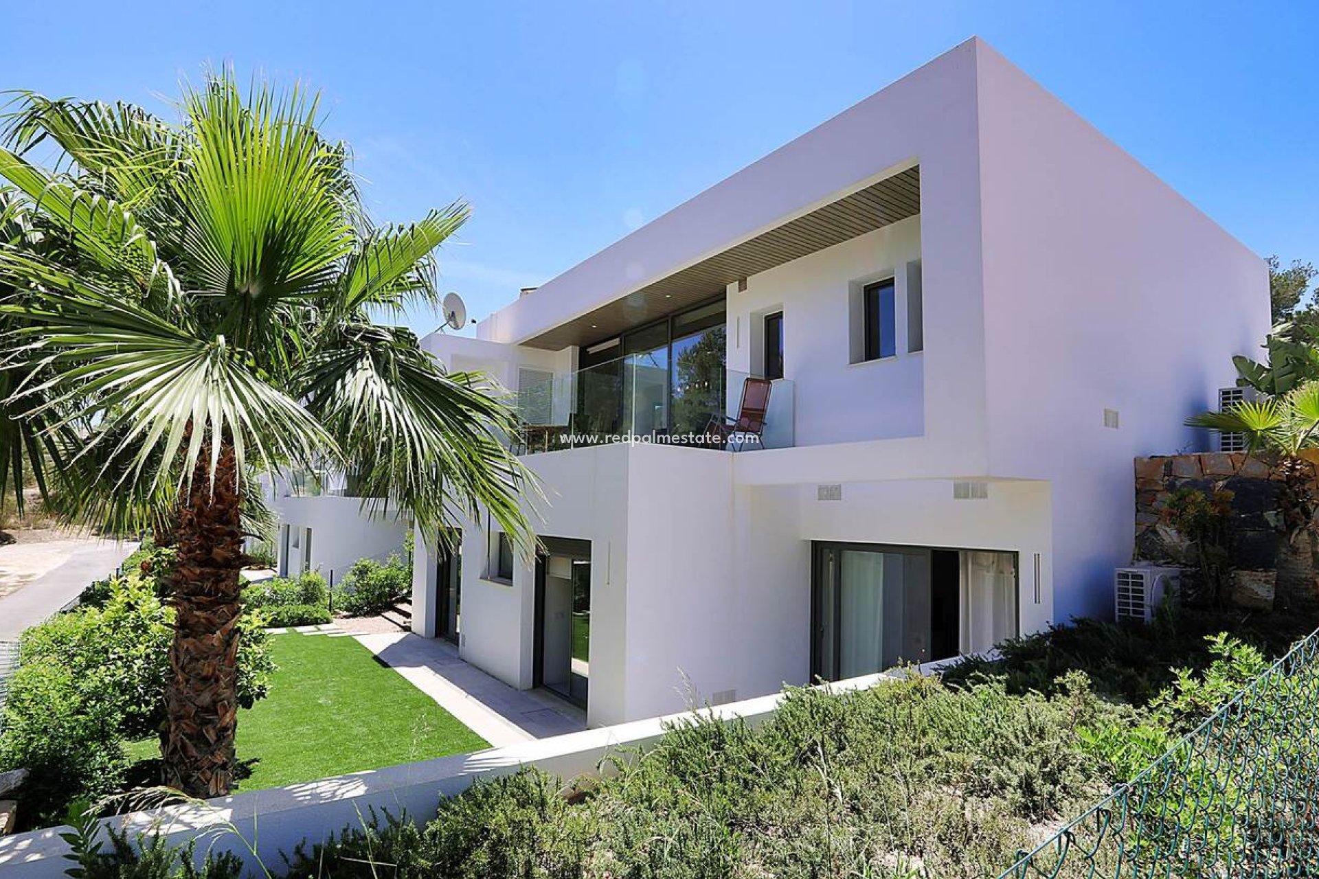 Återförsäljning - Villa -
Orihuela - Las Colinas Golf