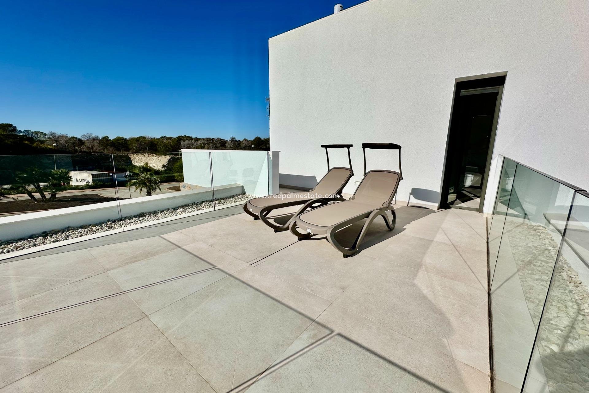 Återförsäljning - Villa -
Orihuela - Las Colinas Golf