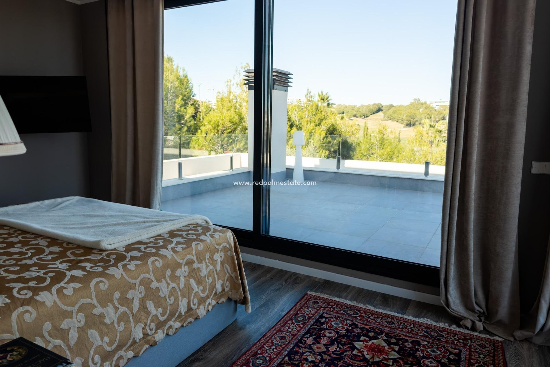 Återförsäljning - Villa -
Orihuela - Las Colinas Golf