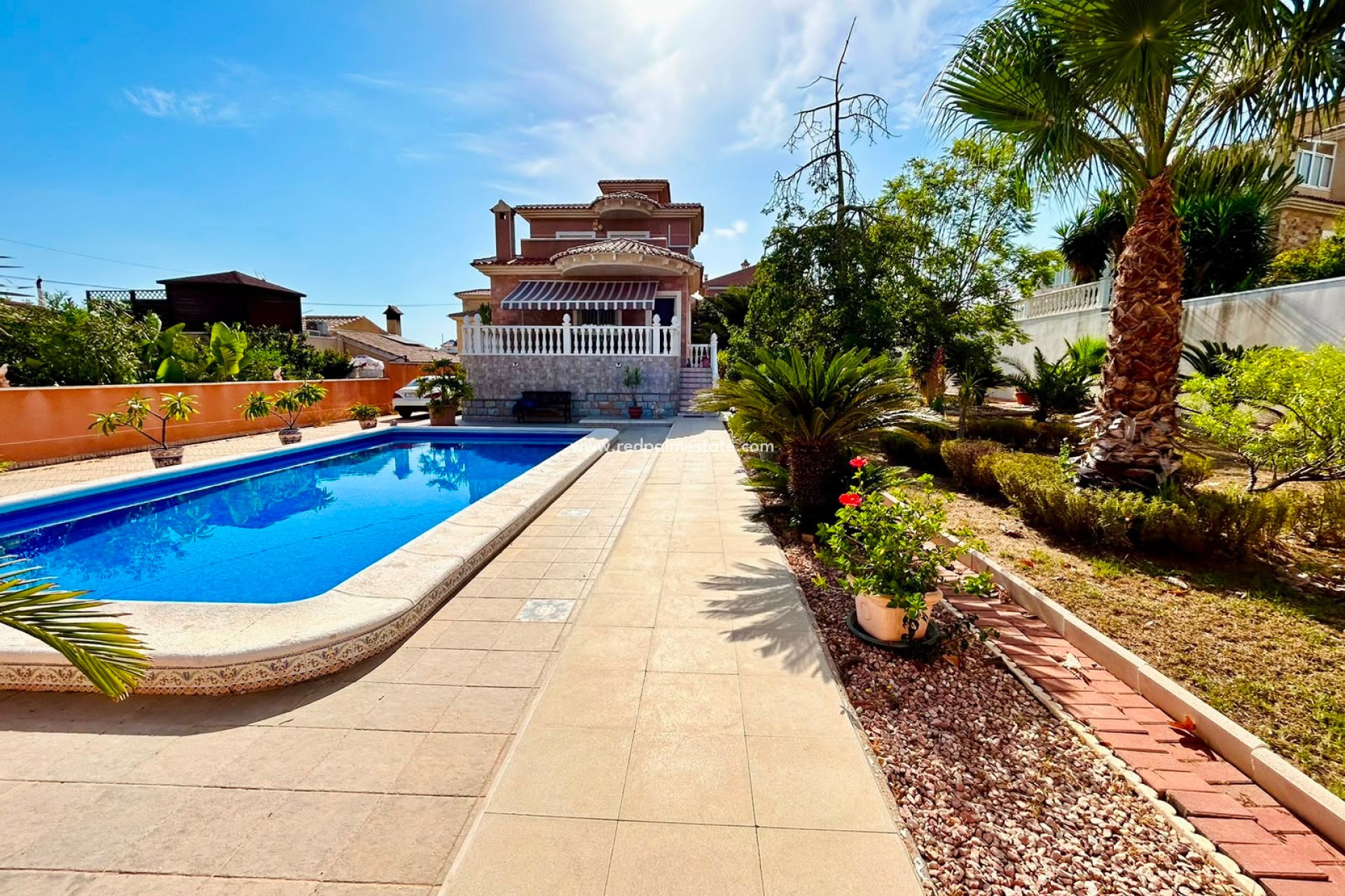 Återförsäljning - Villa -
Orihuela - Los balcones