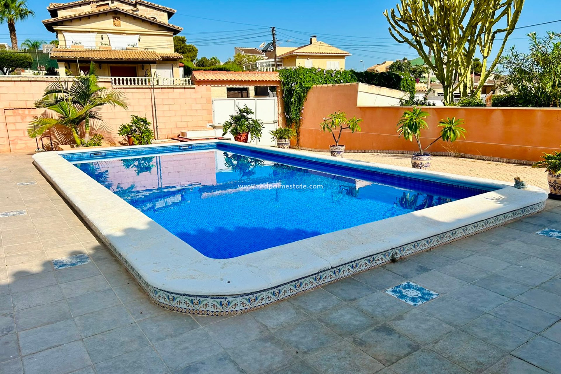 Återförsäljning - Villa -
Orihuela - Los balcones