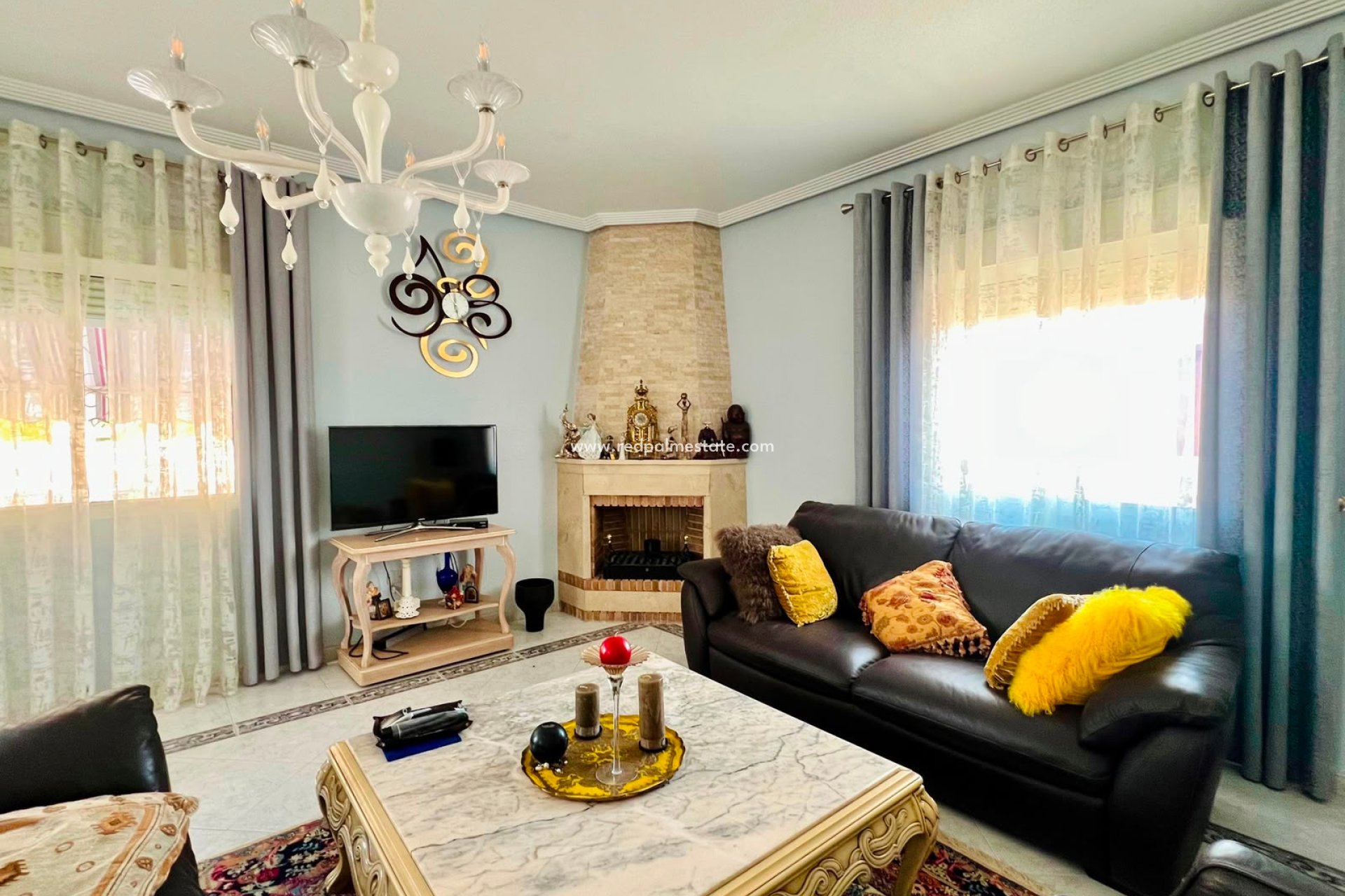 Återförsäljning - Villa -
Orihuela - Los balcones