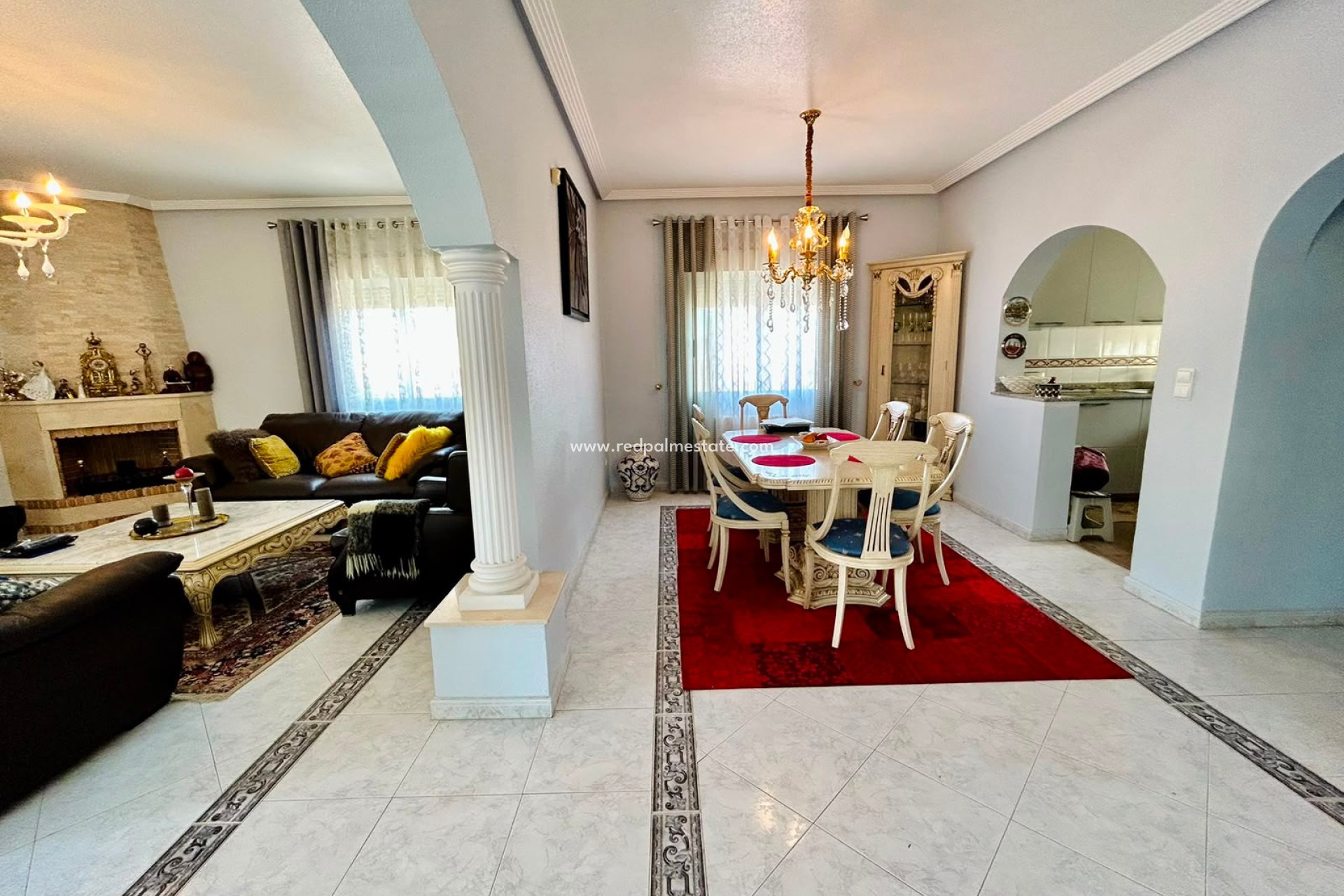Återförsäljning - Villa -
Orihuela - Los balcones