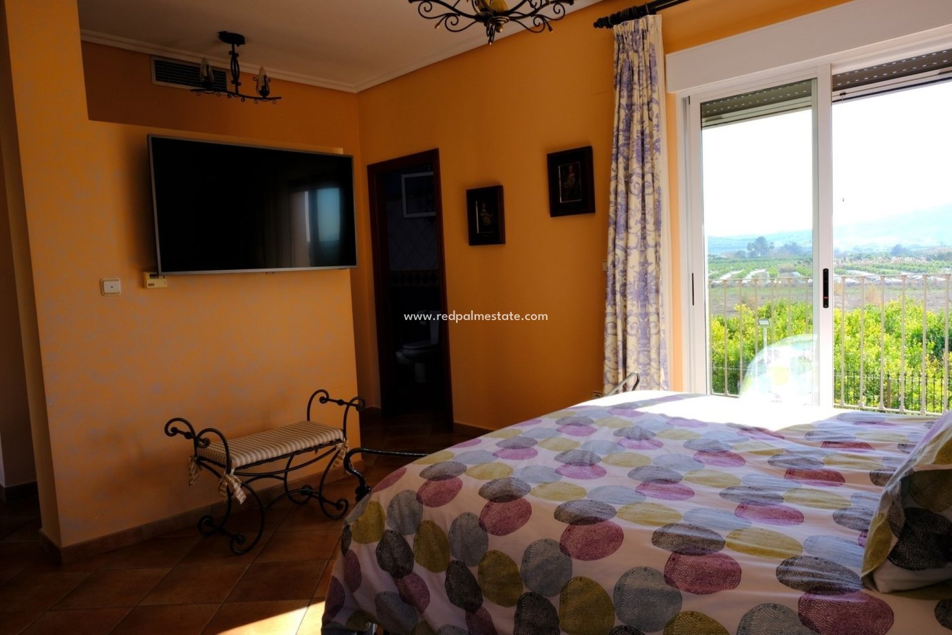 Återförsäljning - Villa -
Orihuela - Orihuela Ciudad