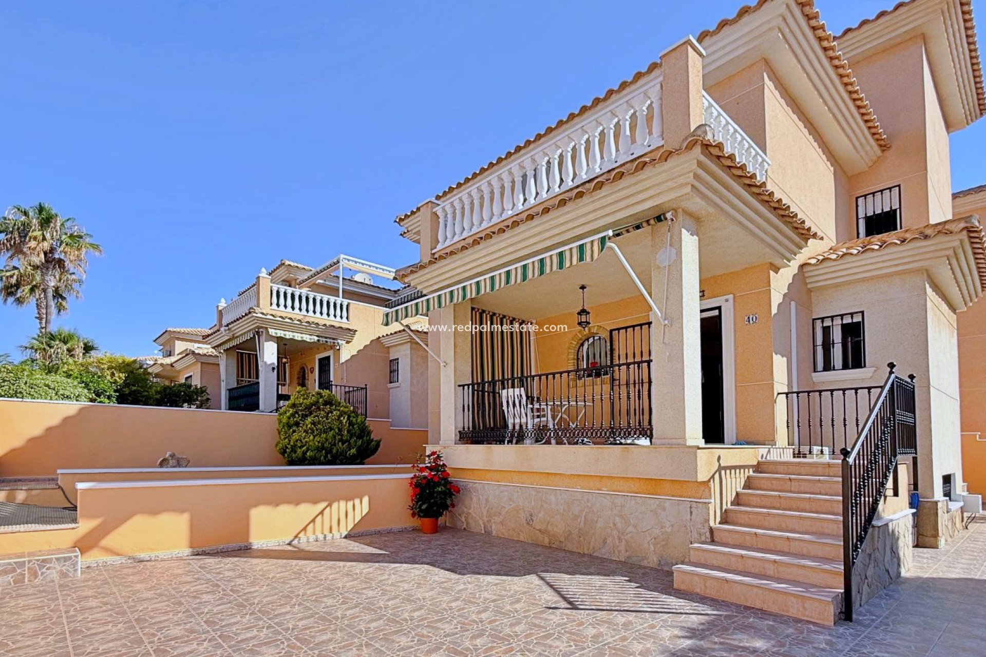 Återförsäljning - Villa -
Orihuela - Orihuela Costa