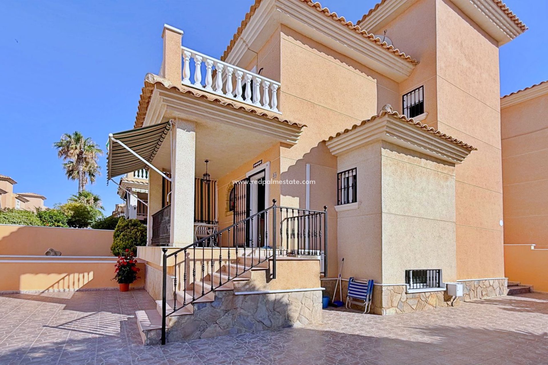 Återförsäljning - Villa -
Orihuela - Orihuela Costa