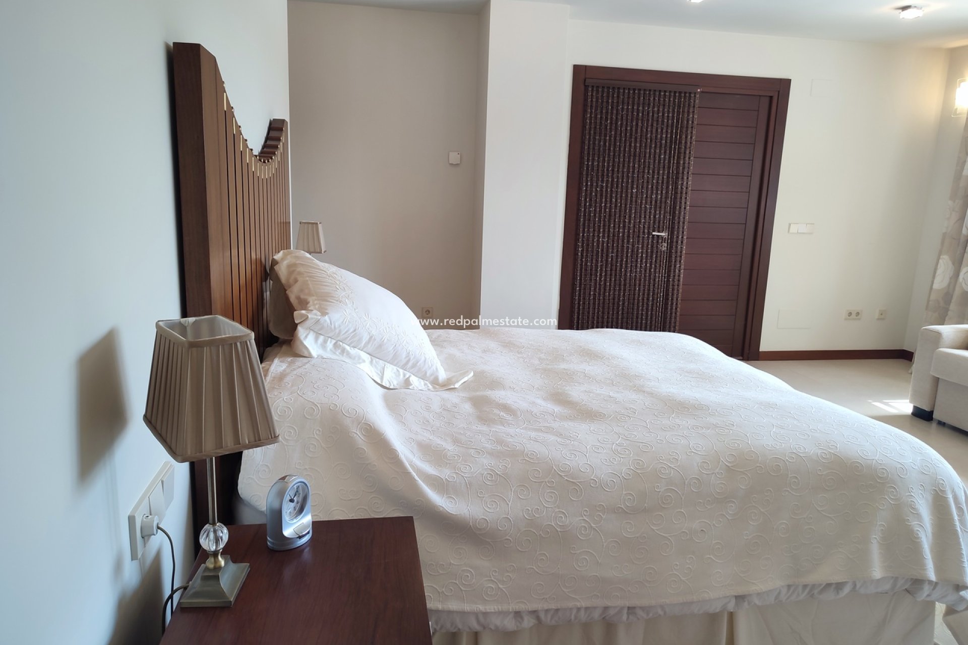 Återförsäljning - Villa -
Peraleja Golf - Inland