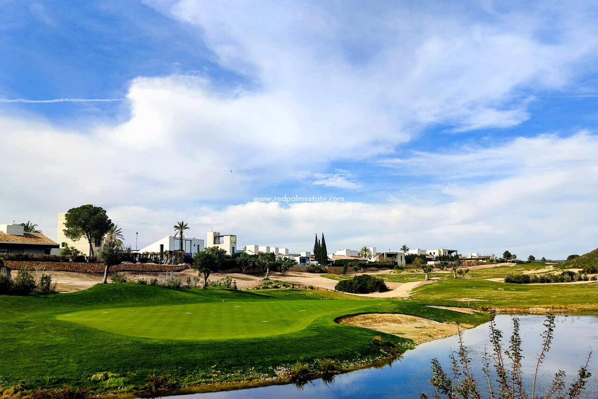 Återförsäljning - Villa -
Peraleja Golf - Inland