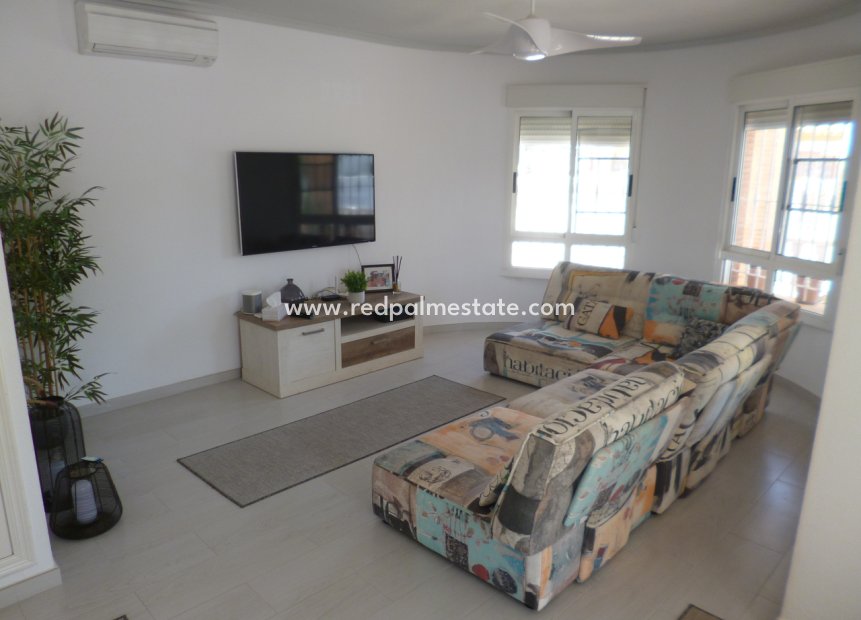 Återförsäljning - Villa -
Pilar de la Horadada