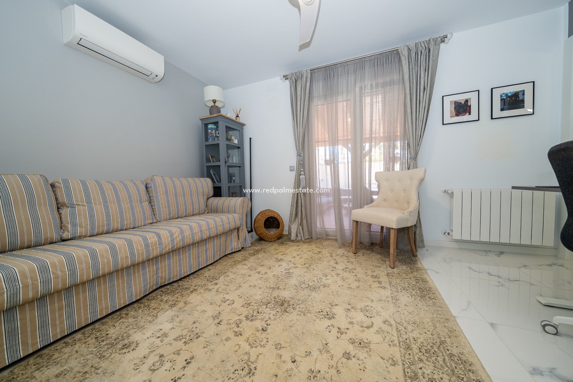 Återförsäljning - Villa -
Pinar de Campoverde