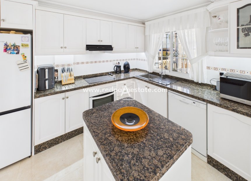 Återförsäljning - Villa -
Pinar de Campoverde