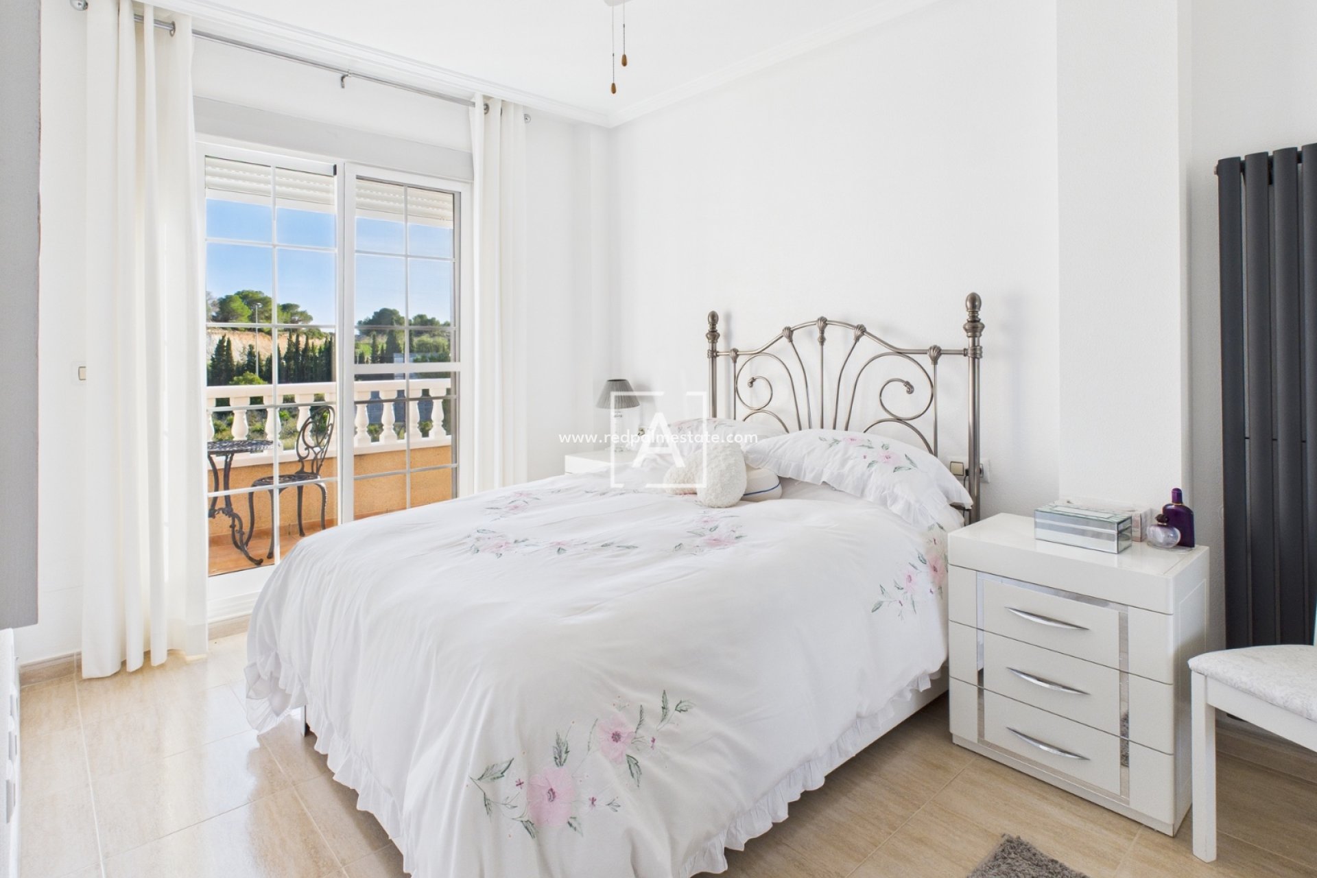 Återförsäljning - Villa -
Pinar de Campoverde