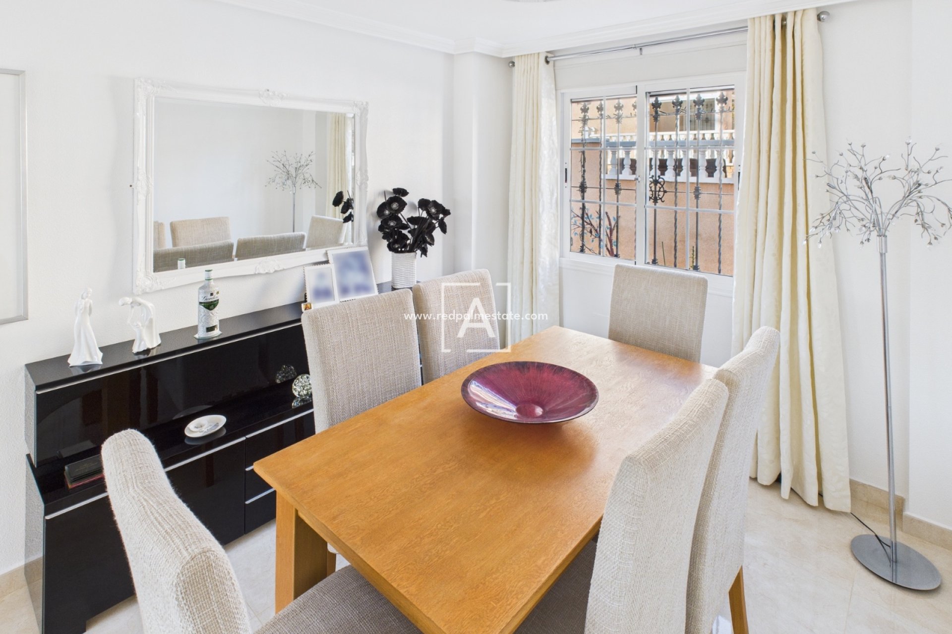 Återförsäljning - Villa -
Pinar de Campoverde