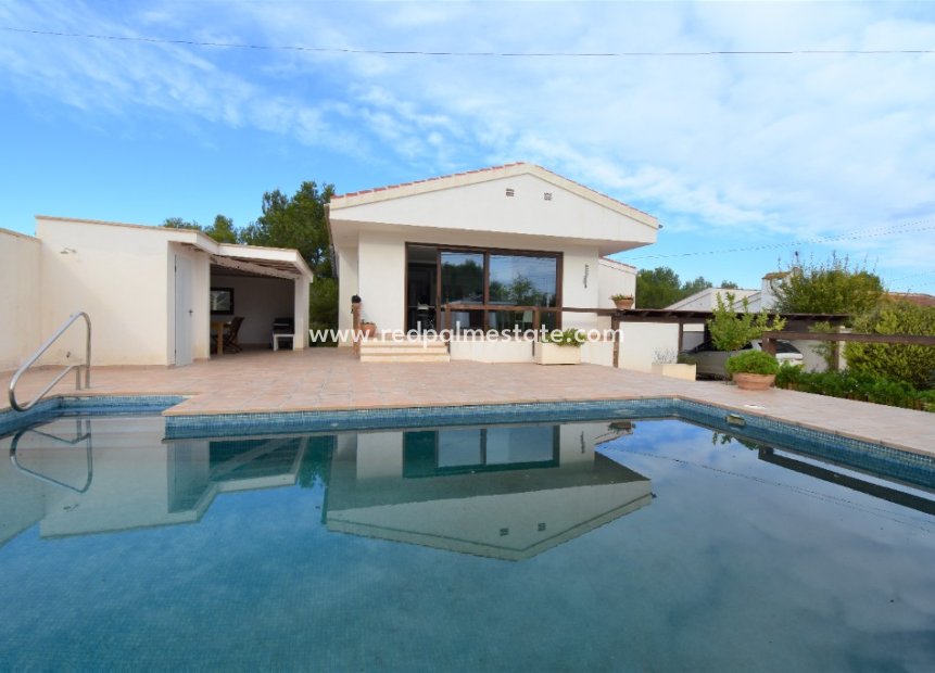 Återförsäljning - Villa -
Pinar de Campoverde