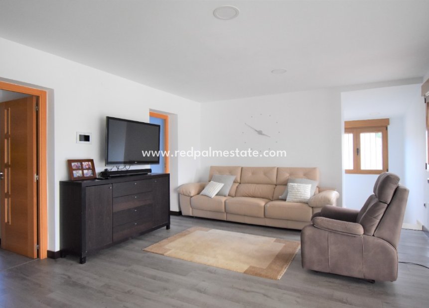 Återförsäljning - Villa -
Pinar de Campoverde