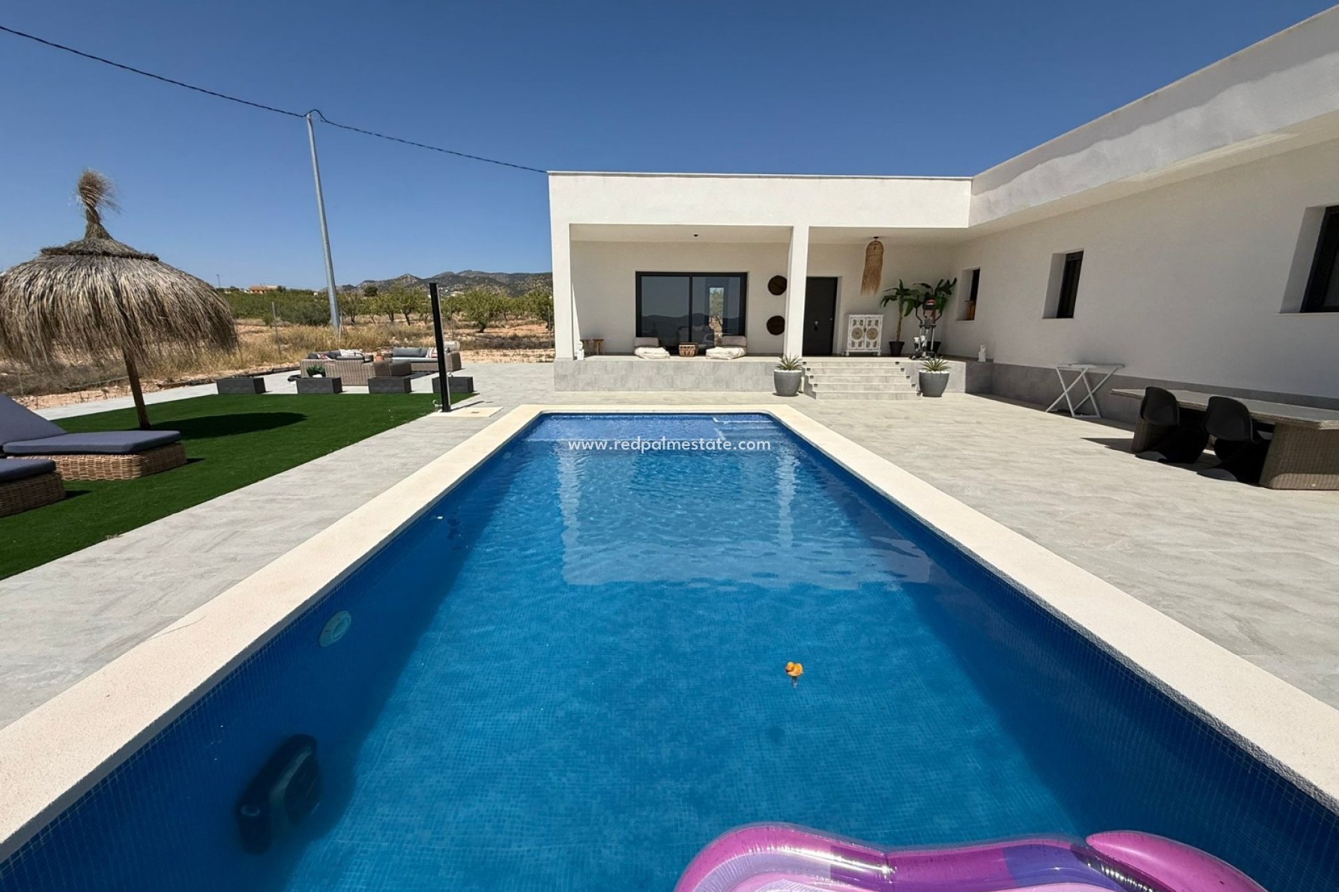 Återförsäljning - Villa -
Pinoso - Inland